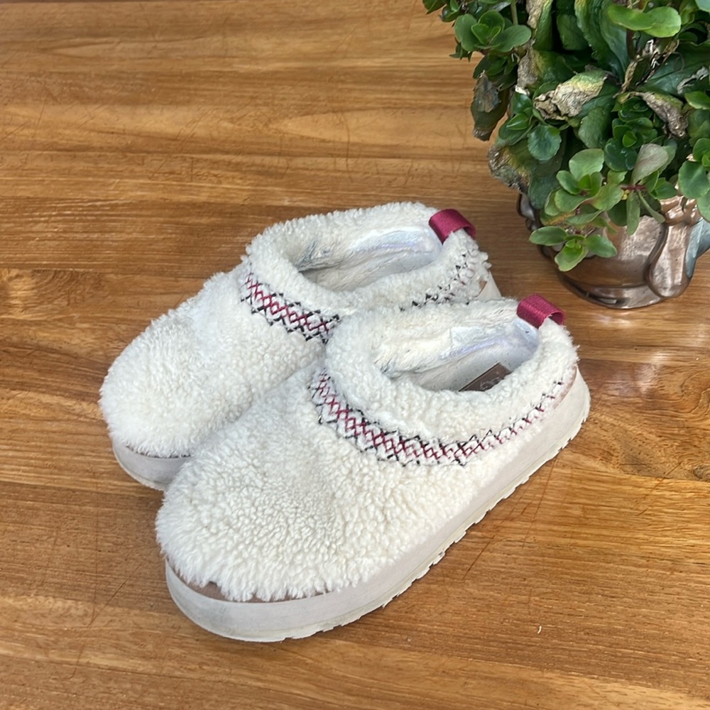 Run Small Ugg Tazz Ugg Braid "Heritage Braid Natu… - image 2